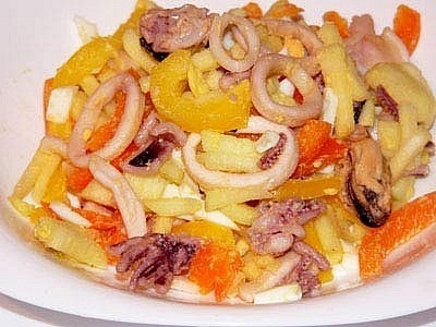 рецепты салатов морского коктейля